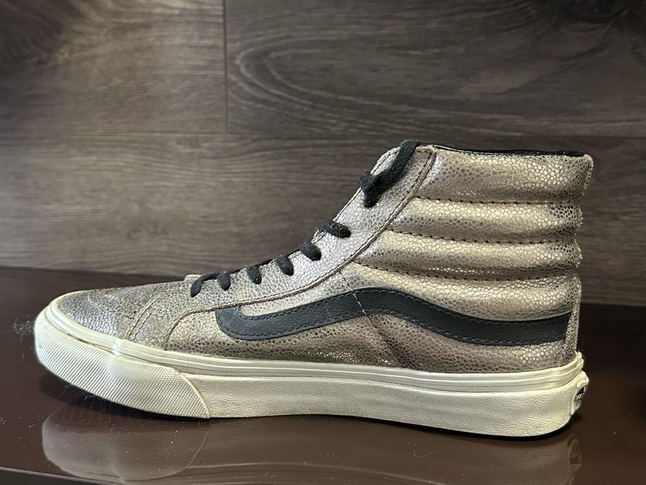 Обувки Vans високи