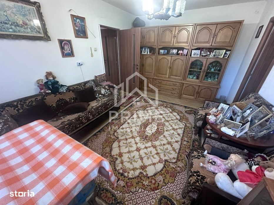 Apartament 2 camere| 44 mp| etaj 3| zona Cugir