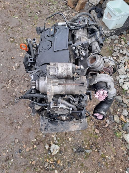 Vând motor 2.0 BMM cu accesorii