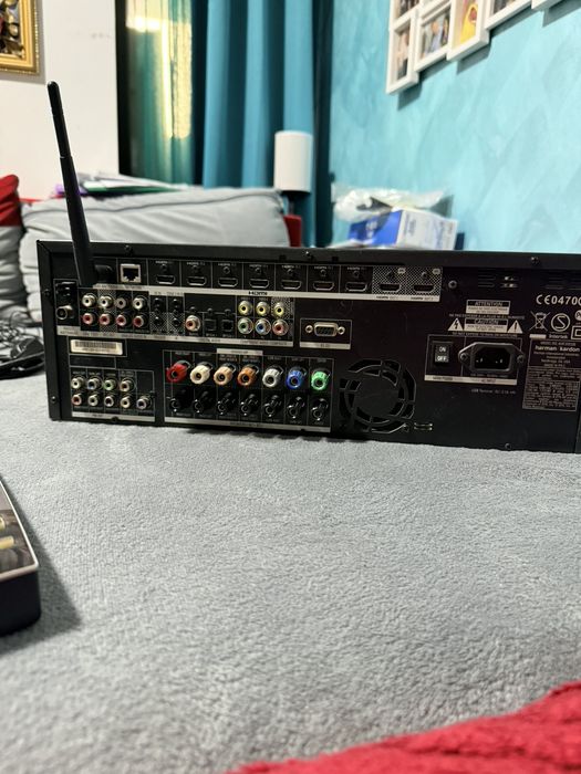 Vand sau schimb Amplificator HK AVR 370
