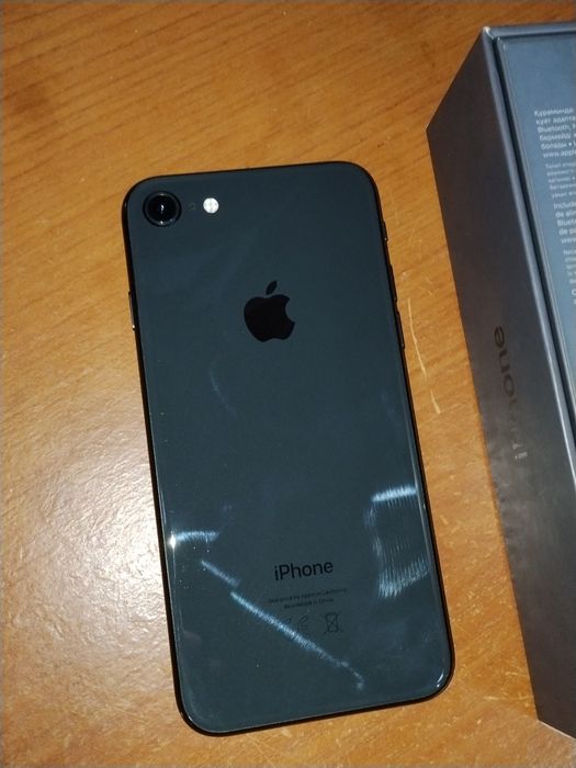 Продам Iphone 8 64gb