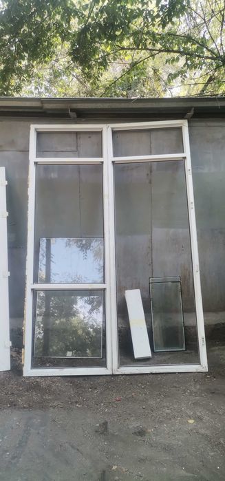 Продам пластик дверь