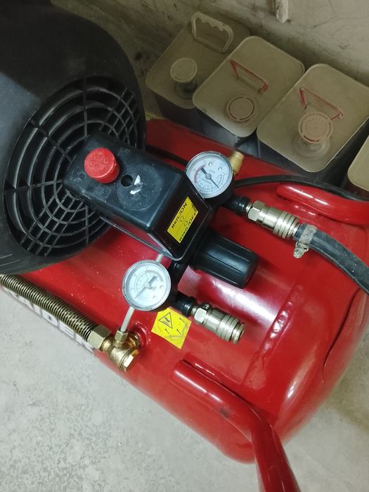 Компресор за въздух Райдер  100л.и 50л.л.