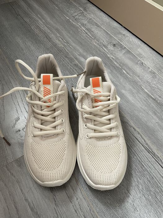 Продаются новые кроссовки