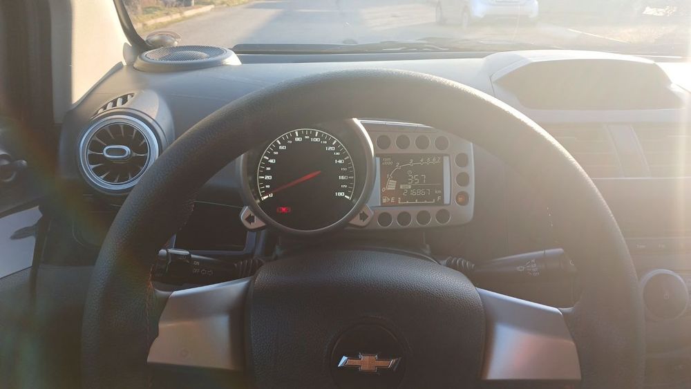 Spark sotiladi 2015 yil 2 poz xolati yaxshi gaz 4 pok