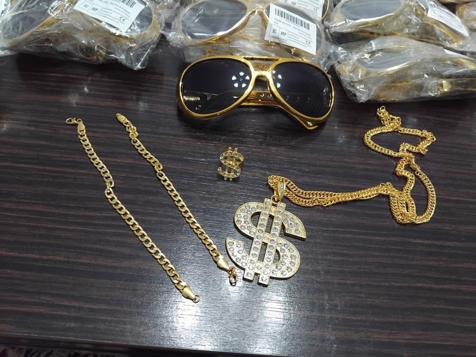 Комлект очила със позлатени бижута