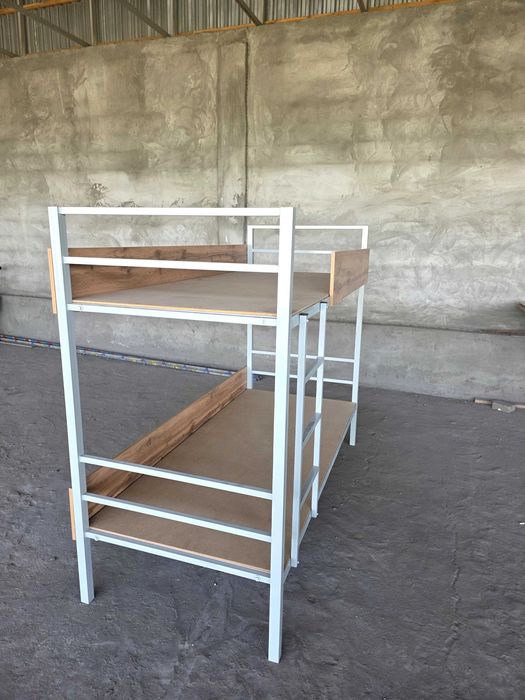 Двухьярусная кровать