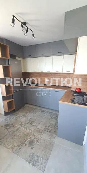 Дава се под наем Двустаен апартамент в Варна, Възраждане 3 - 72 кв.м за 575 € - Снимка #1