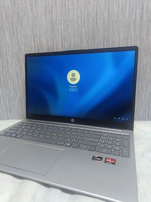 Hp laptop AMD Ryzen 5 5625U 16gb 512ssd