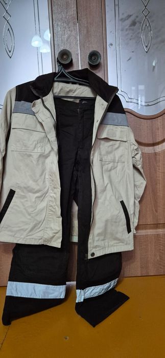 Продам новый Костюм брючный, 50 р-р