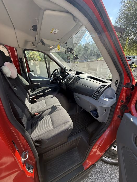 Inchiriere Microbuz duba 8+1 locuri.. Ac fata/spate . Full Casco