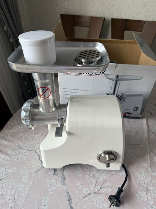 Мясорубка Kambrook KMG400