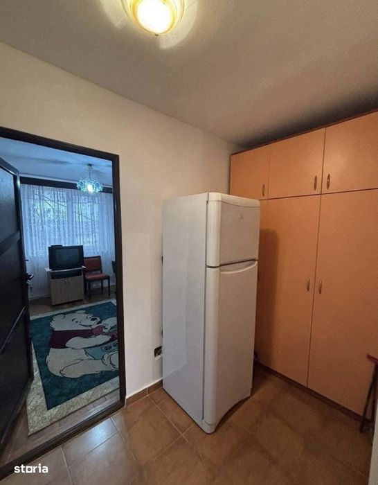 De vanzare apartament cu 3 camere, decomandat, balcon, 55000euro
