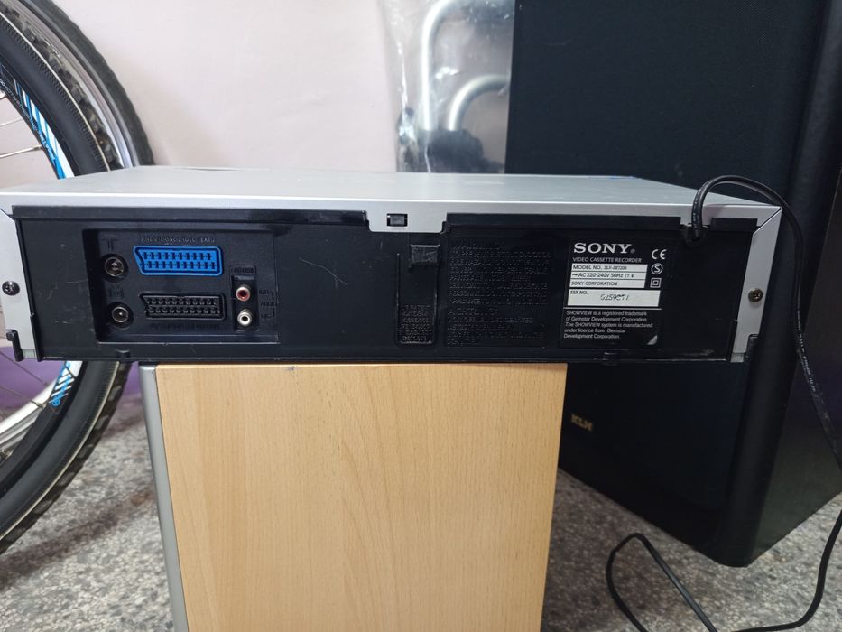 Видео "Sony"SLV-SE720 Hi-Fi Stereo