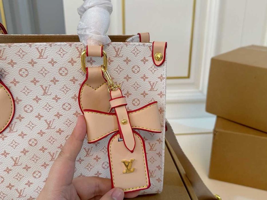 Дамска чанта Louis Vuitton