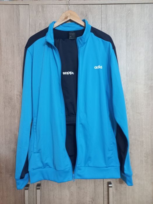 Костюм спортивный