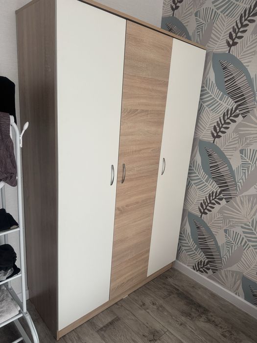 Новая кравать с матрасом и шкаф