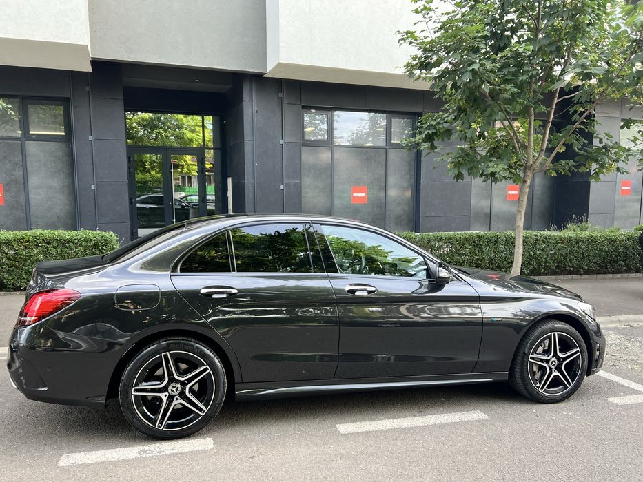 Mercedes-Benz C300e 4MATIC AMG Line Plug-in Hybrid – 2021 | 320 CP