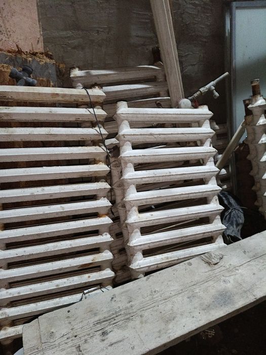 Продам батареи чугунные б/у