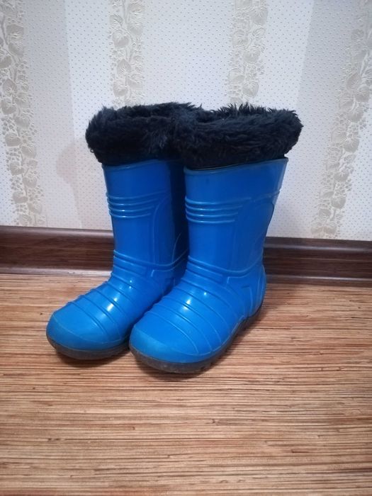 Резиновые детские сапоги