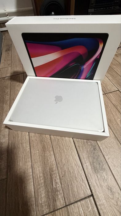 MacBook Pro 13” M2 2022 – 8GB RAM / 512GB SSD