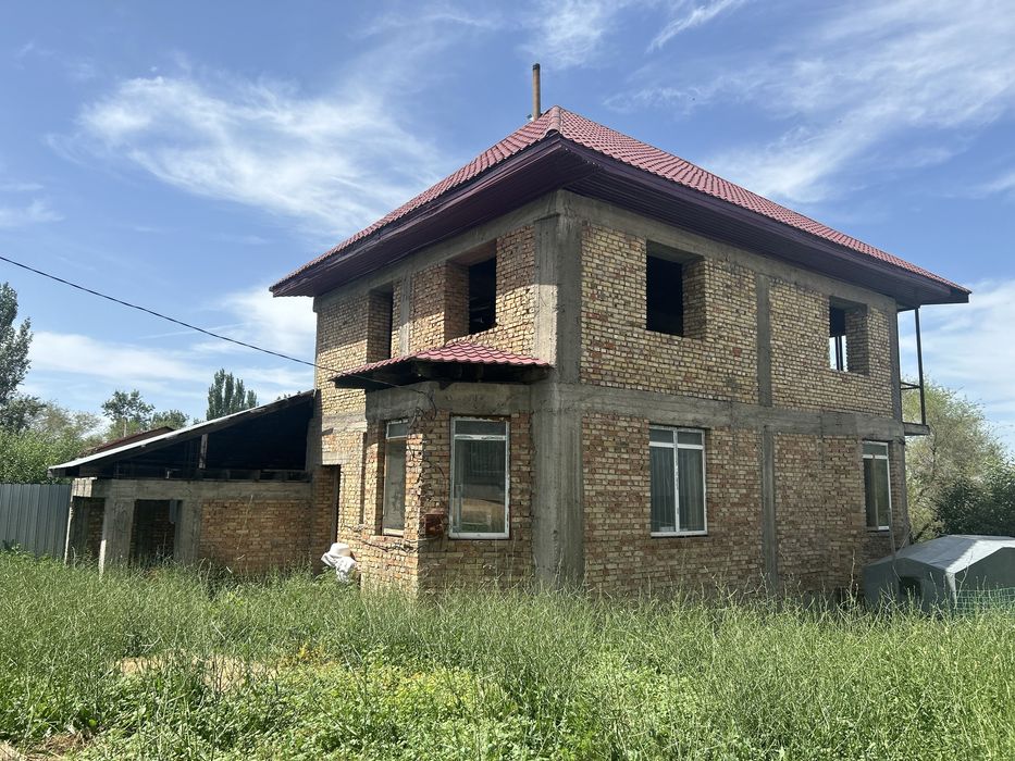 Продам 2х уровневый дом