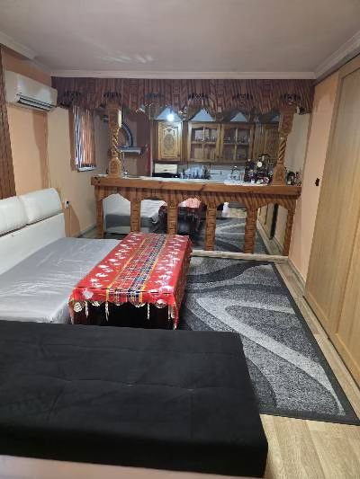 Продава се! Къща в Ботевград - център