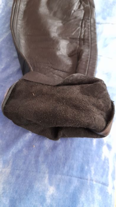 Vhnd pataloni de pele sunt mai mult noi