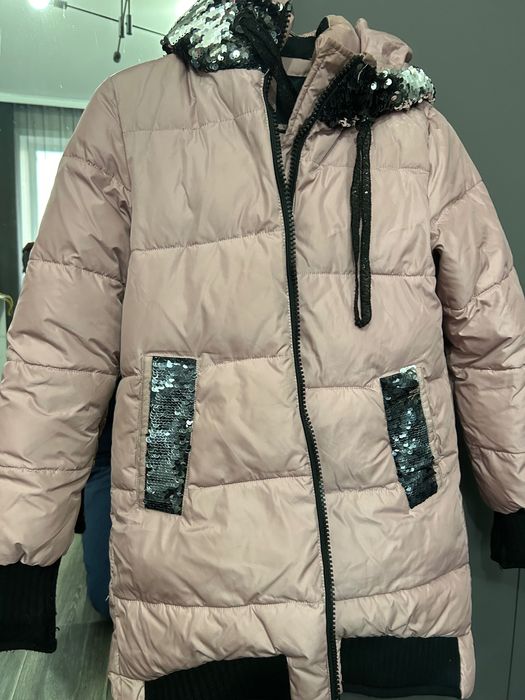 Зимняя куртка с пайетками