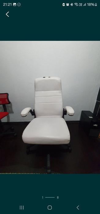 Vând mobila dormitor, canapea extensibilă, uși termopan, birou și scau