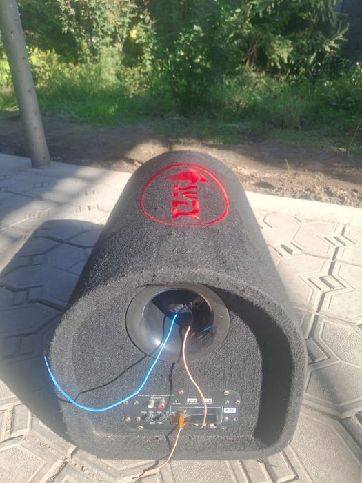 Продам музыкальную колонку в автомобиль