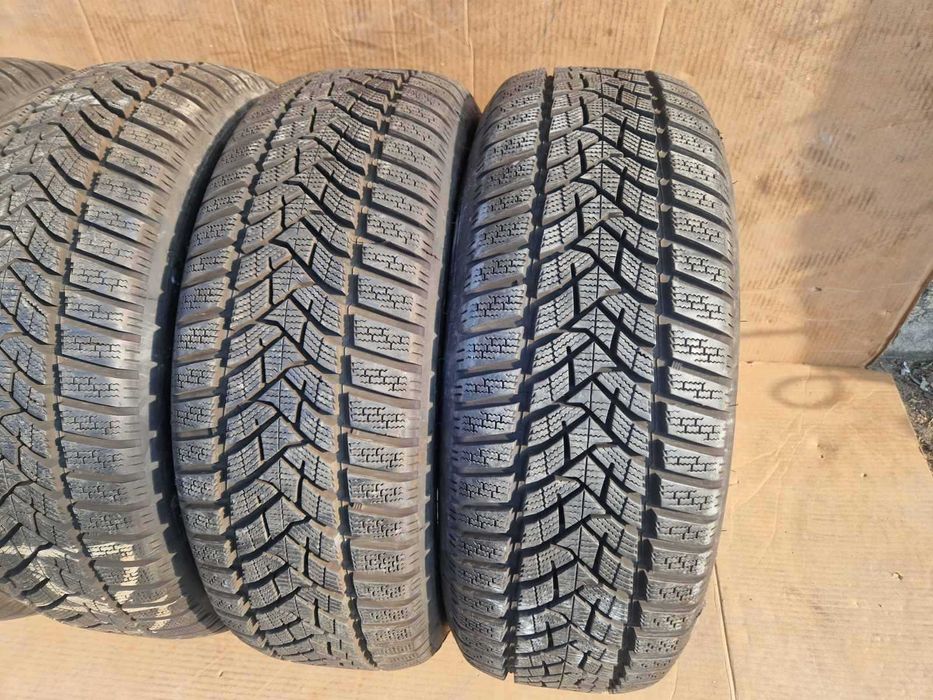 4 Dunlop R16 215/60
Зимни гуми 
DOT3220