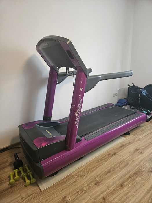 Banda de alergare Life Fitness