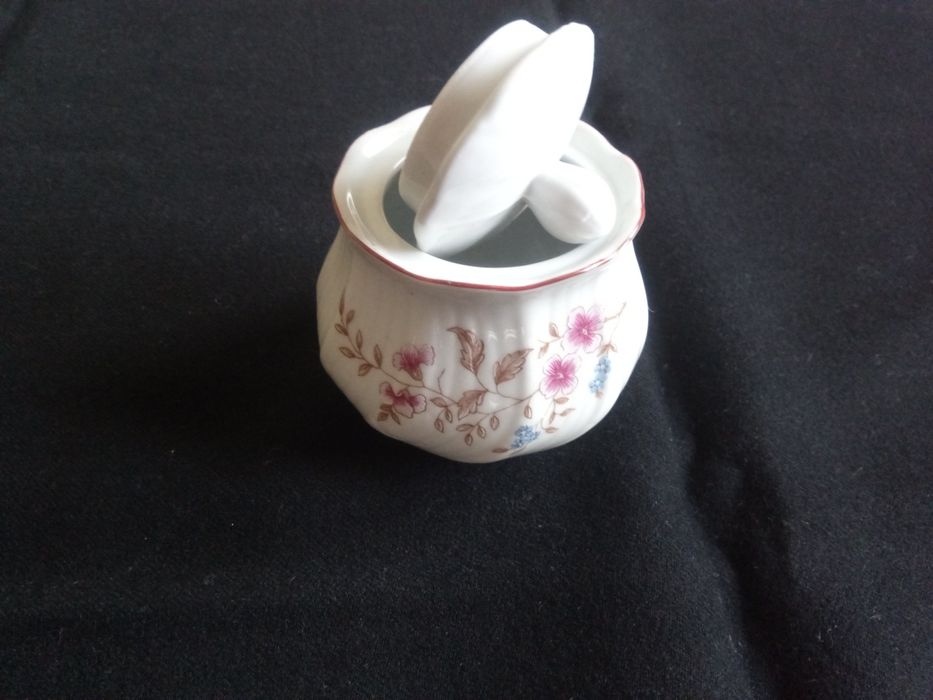 Порцеланова захарница от социализма