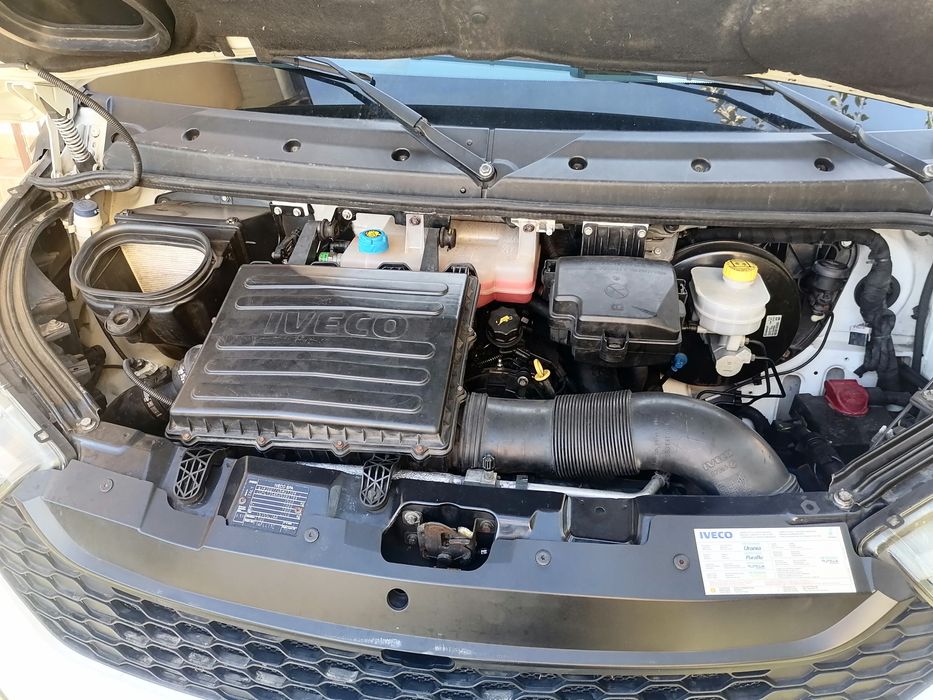 Vind afacere in domeniul transportului de marfa intern și internationa