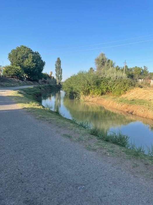 Дача сотилади!!! Паркент канали буйида. 14 сотихга якин йери бор.