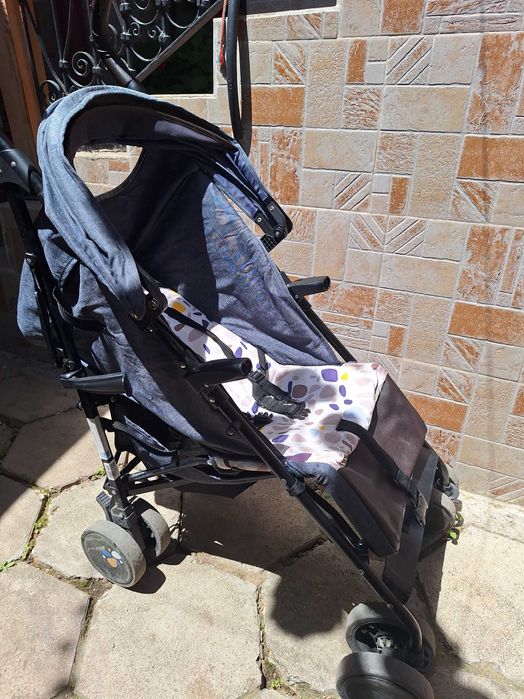 Бебешка количка . Тип чадърче.