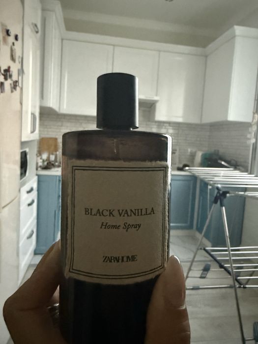 Zara black vanilla home spray