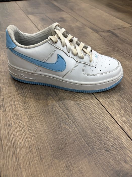 Airforce alb cu albastru