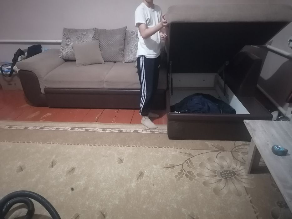 Диван угловой комбинированный