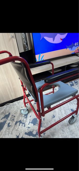 Продам инвалидное кресло туалет