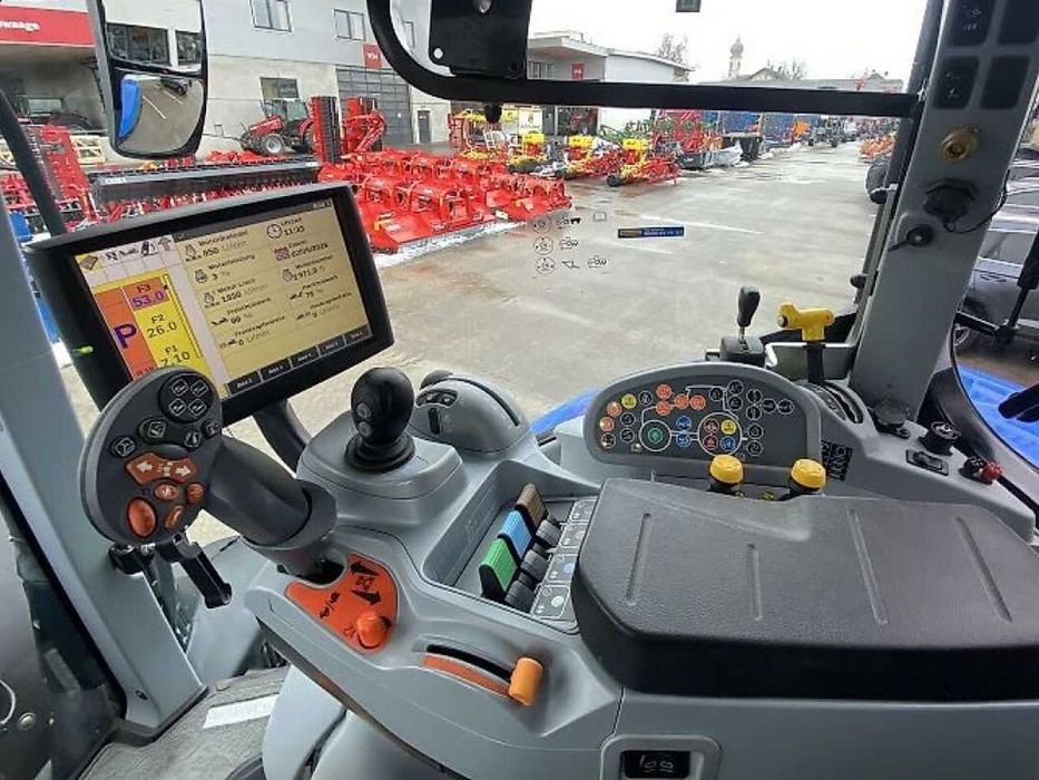 Колесный трактор New Holland t7.190 auto command sidewinder