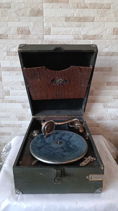 Български грамофон с манивела - Radio Electric - 1930"г.