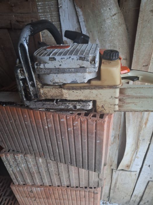 Vând drujbă stihl 044