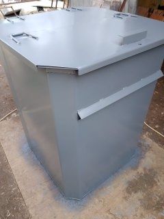 Мусорные контейнеры