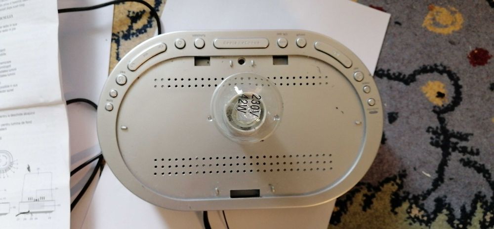 Lampa electronica cu ceas radio bec noua.OFERTA CRACIUN.