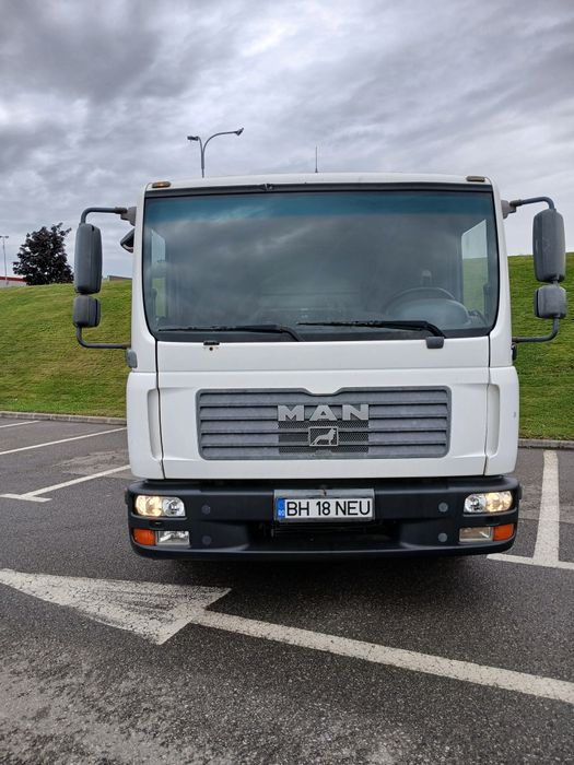 Vând Man basculabil trilateral bena scurta