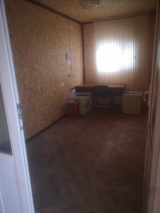 Утепленный контейнер с мебелью