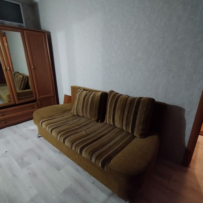 Продам диваны и два кресла