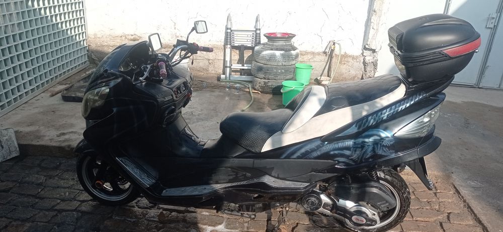 Продается макси скутер